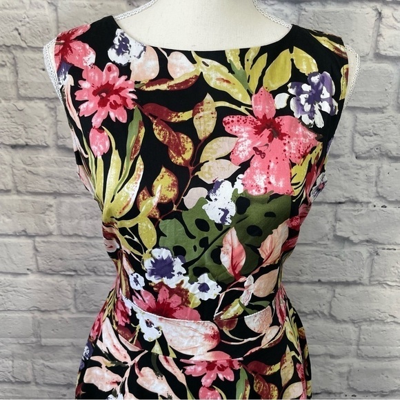 OWIN Floral Botanical Spring Garden Print Swing Dress Size Medium - Picture 3 of 9